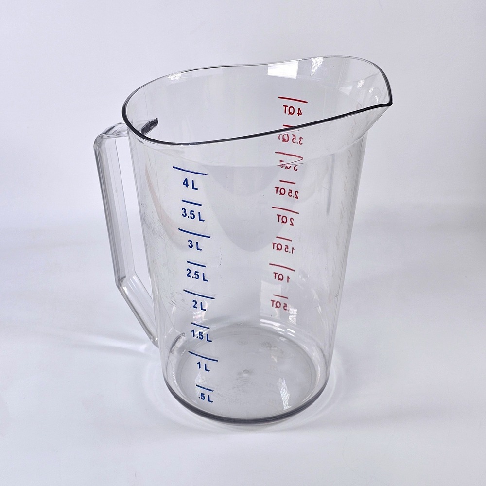 Cambro Camwear 4 Quart Clear Polycarbonate Measuring Cup 400MCCW NSF